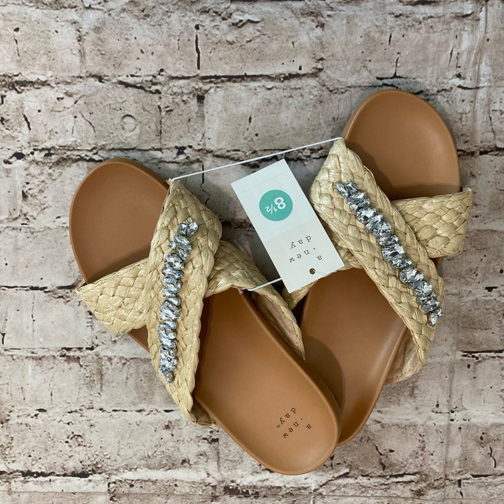 NWT a new day sandals, rhinestone detailing size 8 1/2.